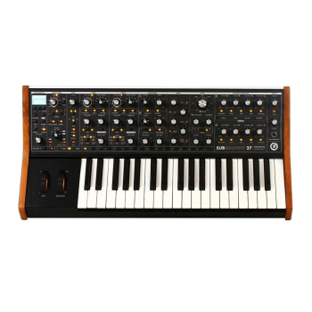 MOOG SUBsequent 37 - syntezator analogowy
