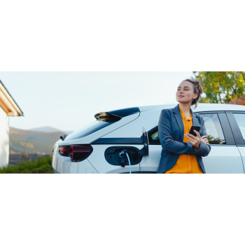 Qoltec Mobilna ładowarka do samochodu elektrycznego EV z regulacją 2w1 Typ2 7kW CEE 32A/5 PIN 230V LCD Przenośna Wallbox 5m