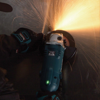 action/R7X89292w0V0h1C7f4w4h6g6E5c484i9.jpg