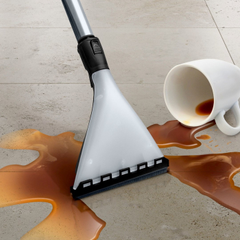 Odkurzacz BOSCH BWD 421 PET AquaWash&Clean-1
