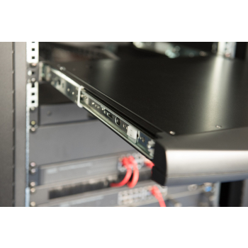 Digitus Konsola modułowa z monitorem TFT o przekątnej 19” (48,3 cm), 16-portowym przełącznikiem KVM & touchpadem, klawiatura amerykańska