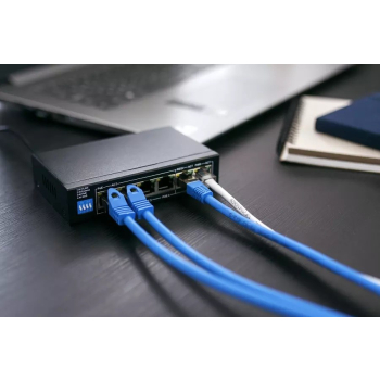 Extralink KRIOS Switch PoE 4x Gigabit PoE/PoE+, 2x