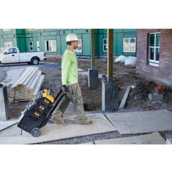 DEWALT ŁADOWARKA WIELONAPIĘCIOWA DCB104 Z 4 GNIAZDAMI 8A XR