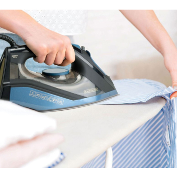 Żelazko parowe Black+Decker  BXIR2801E (2800W; czarny)