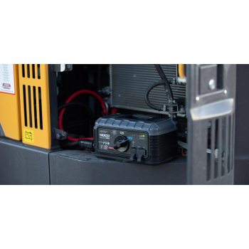GB500 Boost Max 12V/24V 6250A Jump Starter
